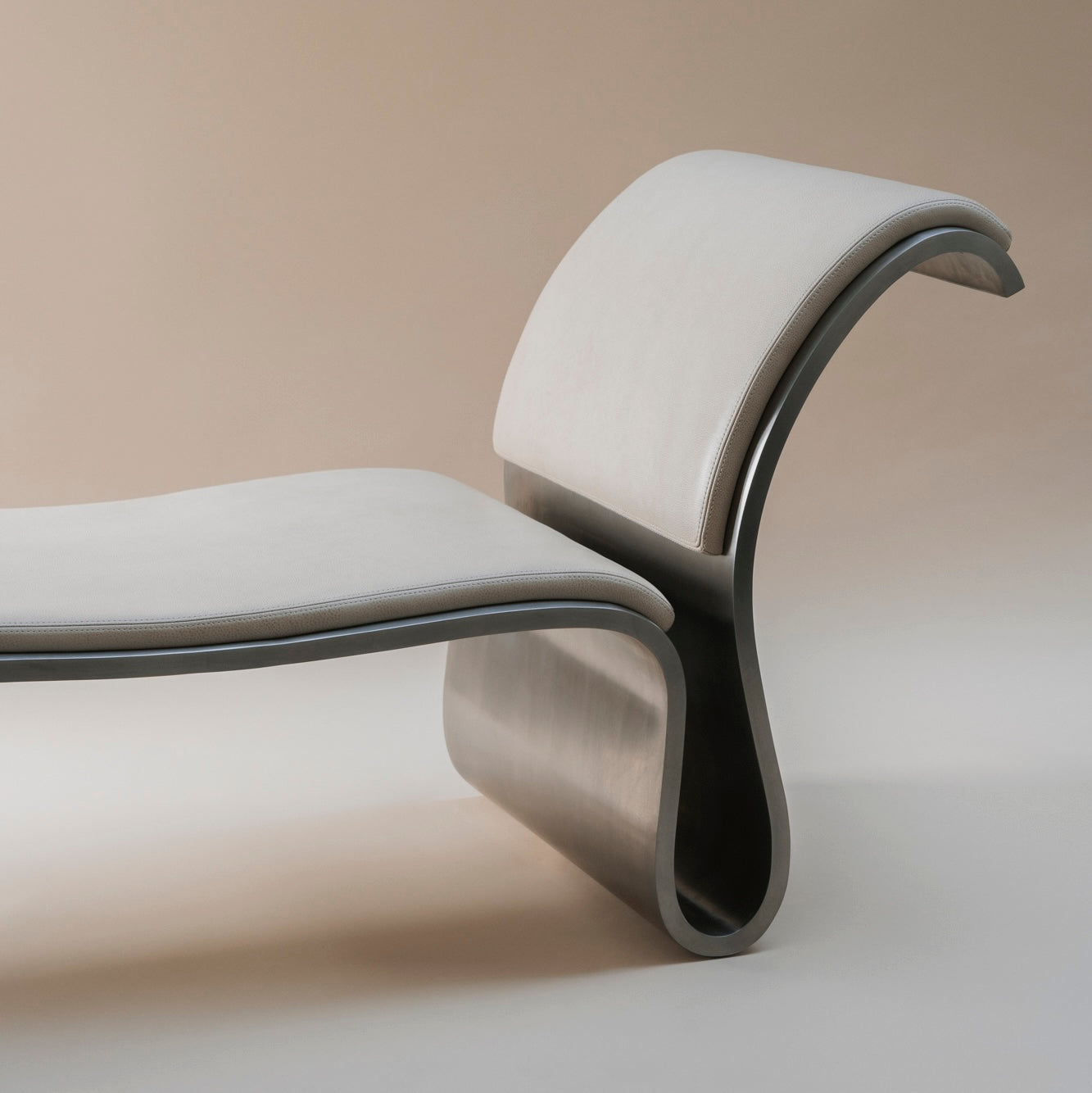 Ribbon daybed