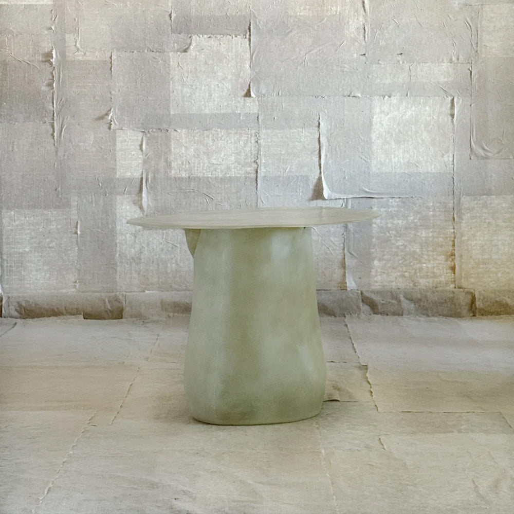 Formless Round Table