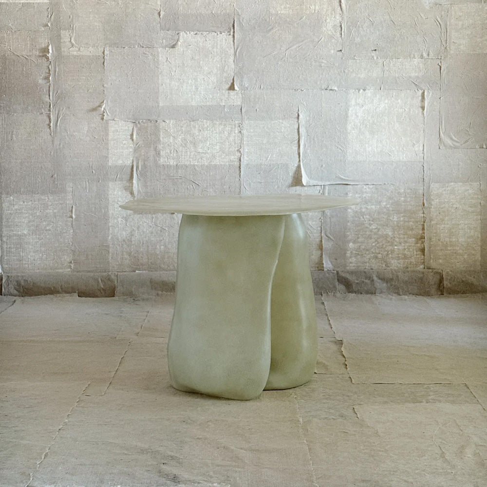 Formless Round Table